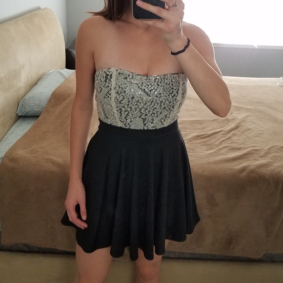 Black sequin dress - Picture 2 of 8